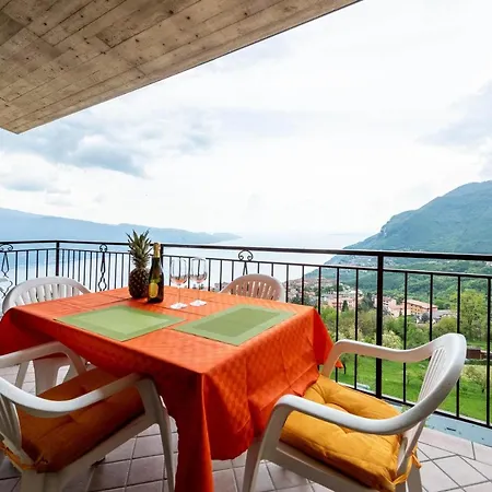 Le Coste Lake View *